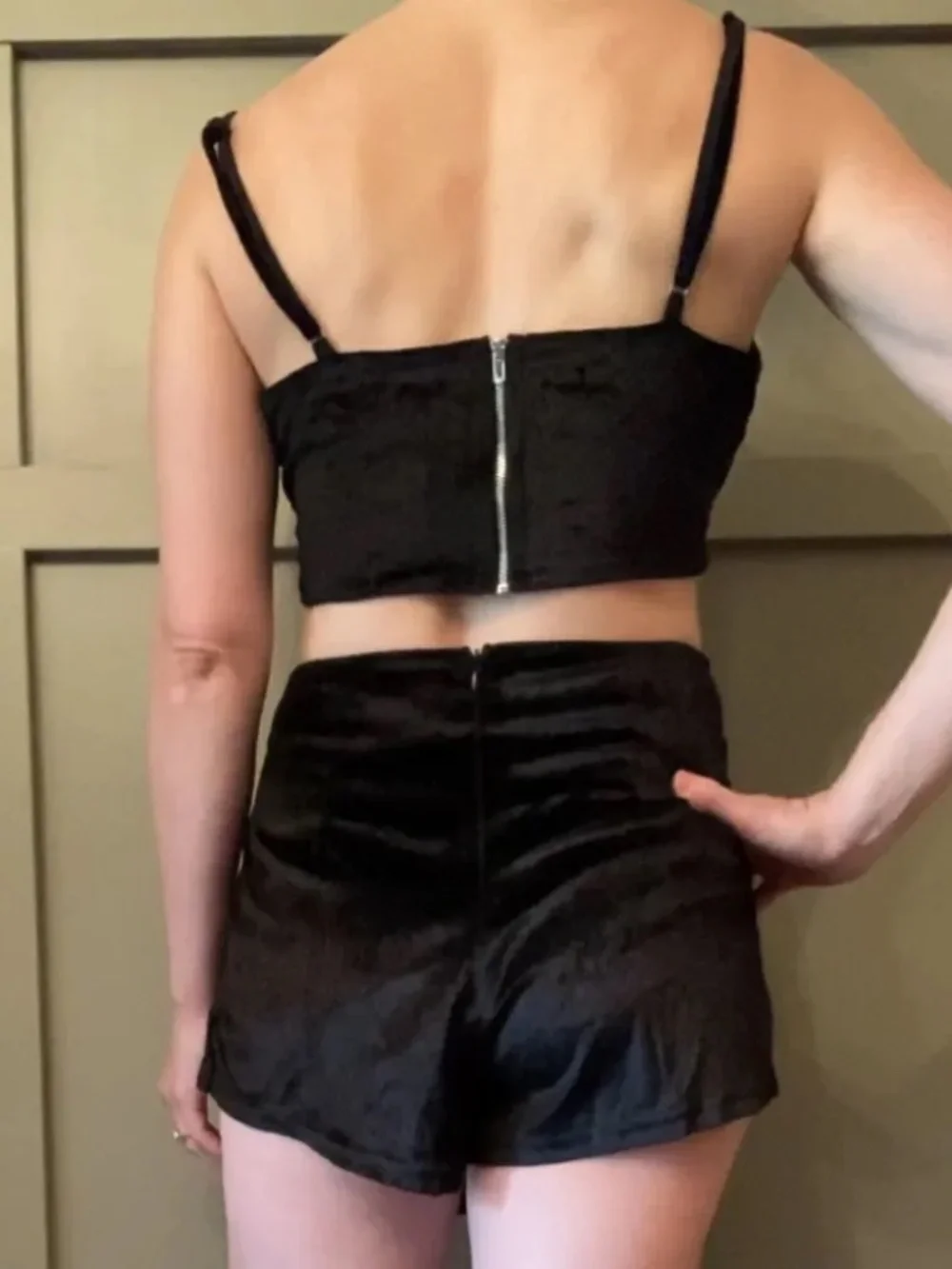 L'atiste By Amy Black Velvet Floral Embroidered Skort & Crop Top Set Size Small - Picture 4 of 15
